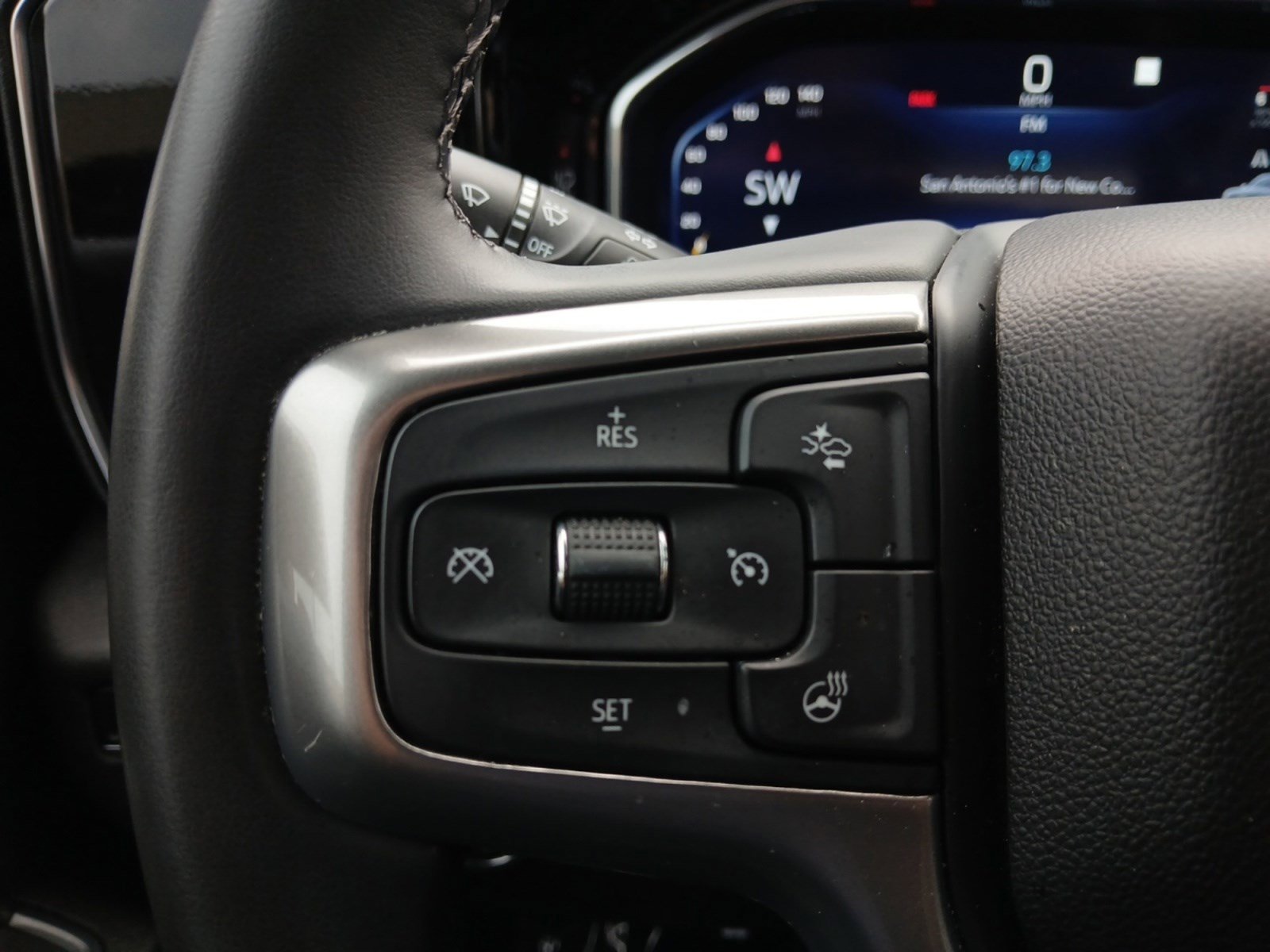 Used 2023 Chevrolet Silverado 1500 LT image 18