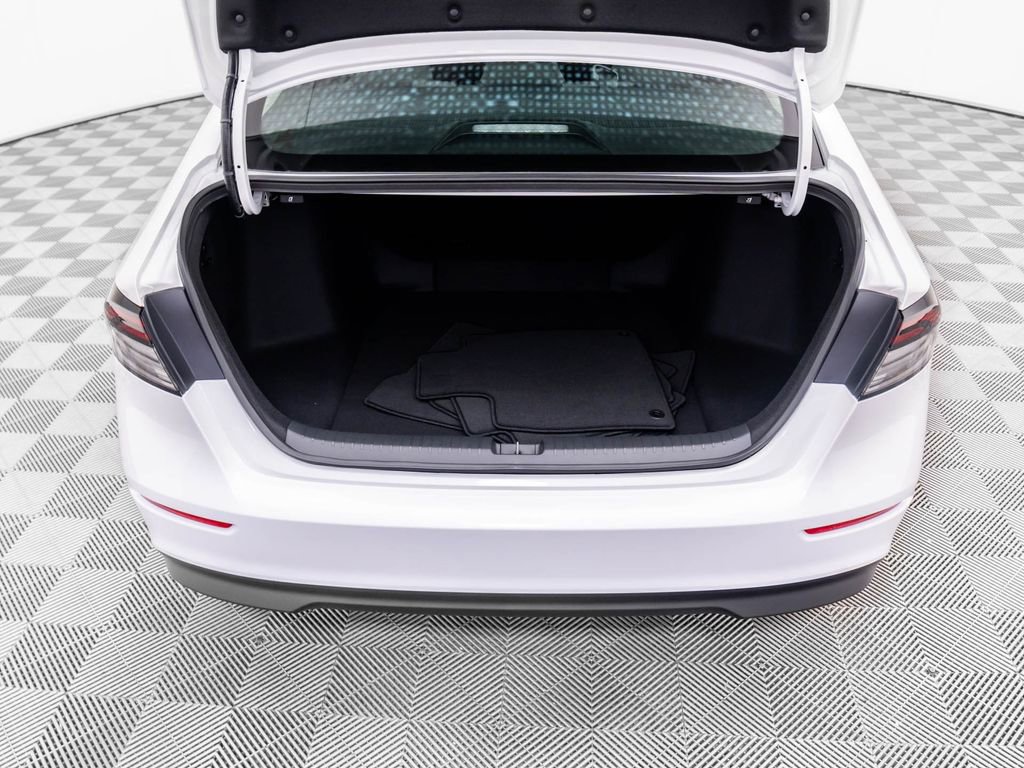 Certified 2025 Honda Accord SE image 29