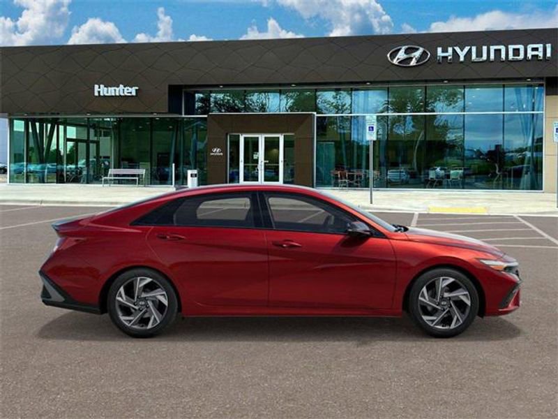 Used 2025 Hyundai Elantra Sport FWD image 7