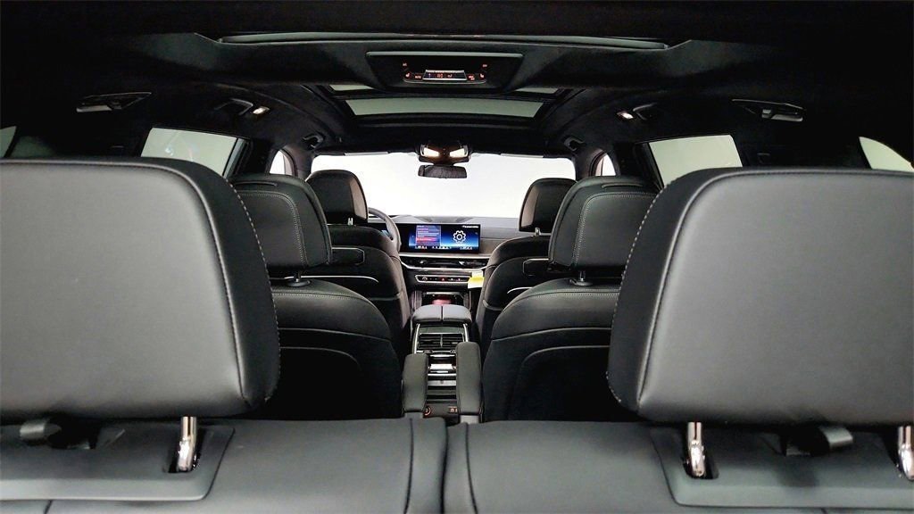 New 2026 BMW X7 M60i image 21