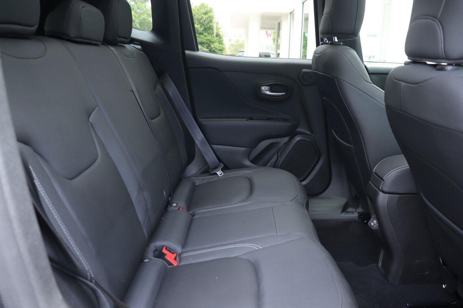 Used 2023 Jeep Renegade Limited w/ Sun/Sound Group AWD/4WD image 21