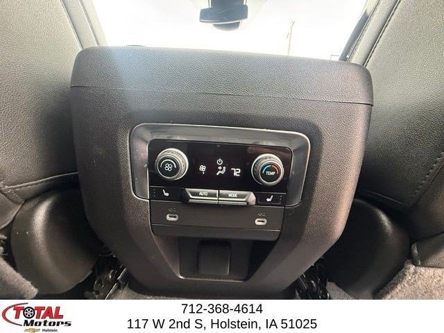 Used 2024 Chevrolet Suburban RST w/ Luxury Package AWD/4WD image 17