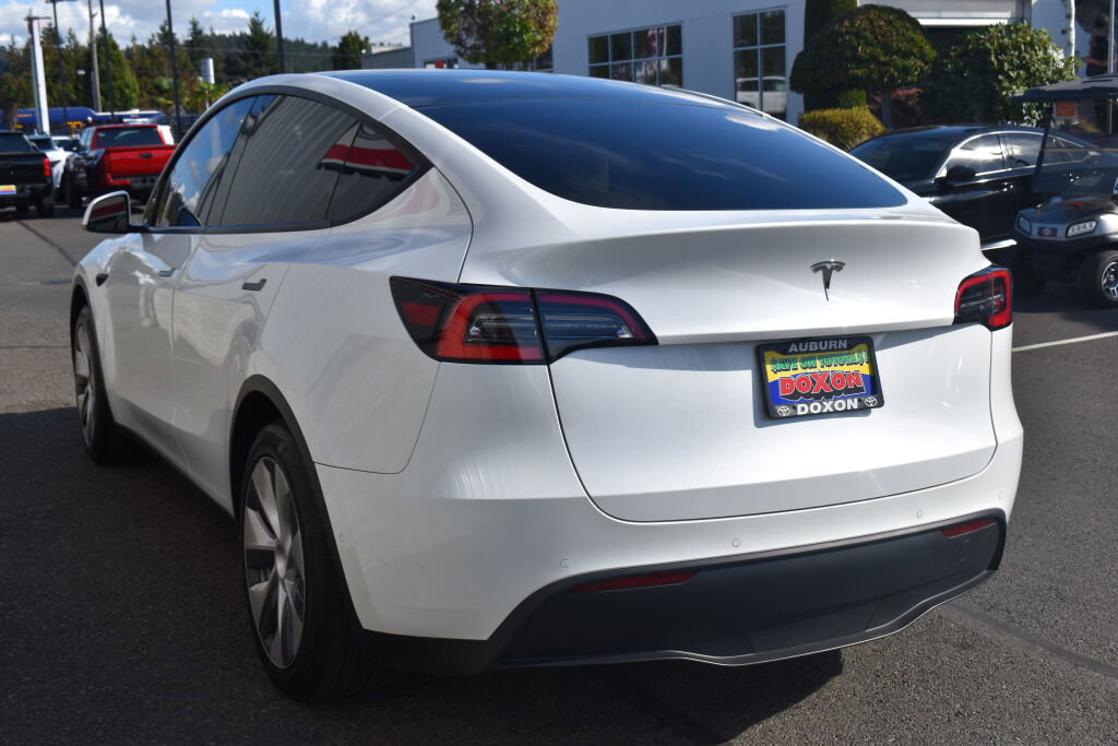 Used 2021 Tesla Model Y 2WD image 7