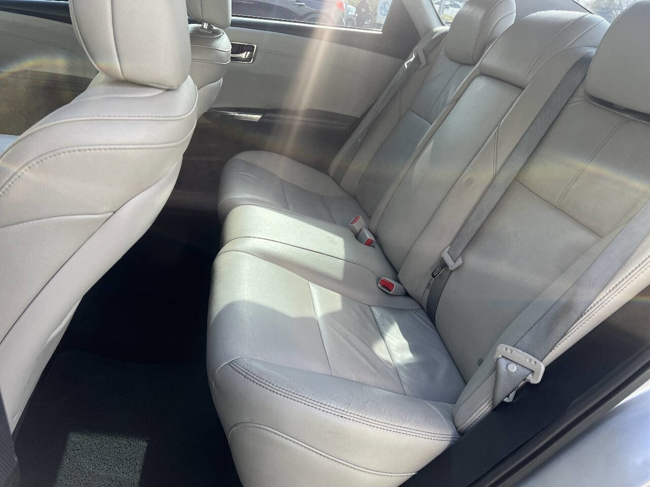 Used 2018 Toyota Avalon XLE image 11