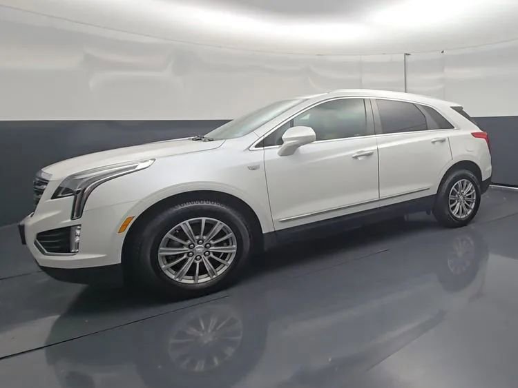 Used 2018 Cadillac XT5 Luxury w/ Driver Awareness Package AWD/4WD image 3