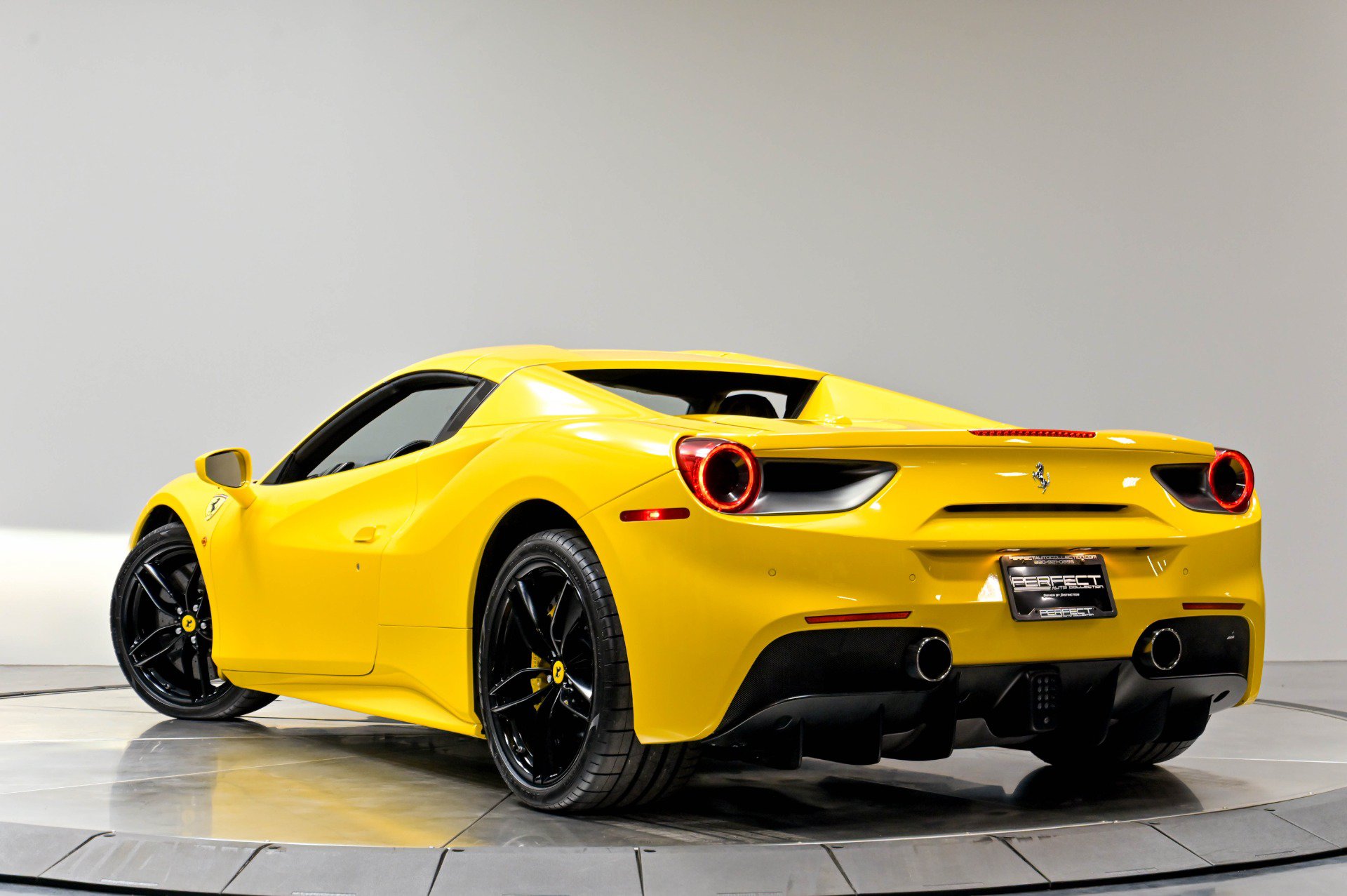 Used 2017 Ferrari 488 Spider RWD image 76