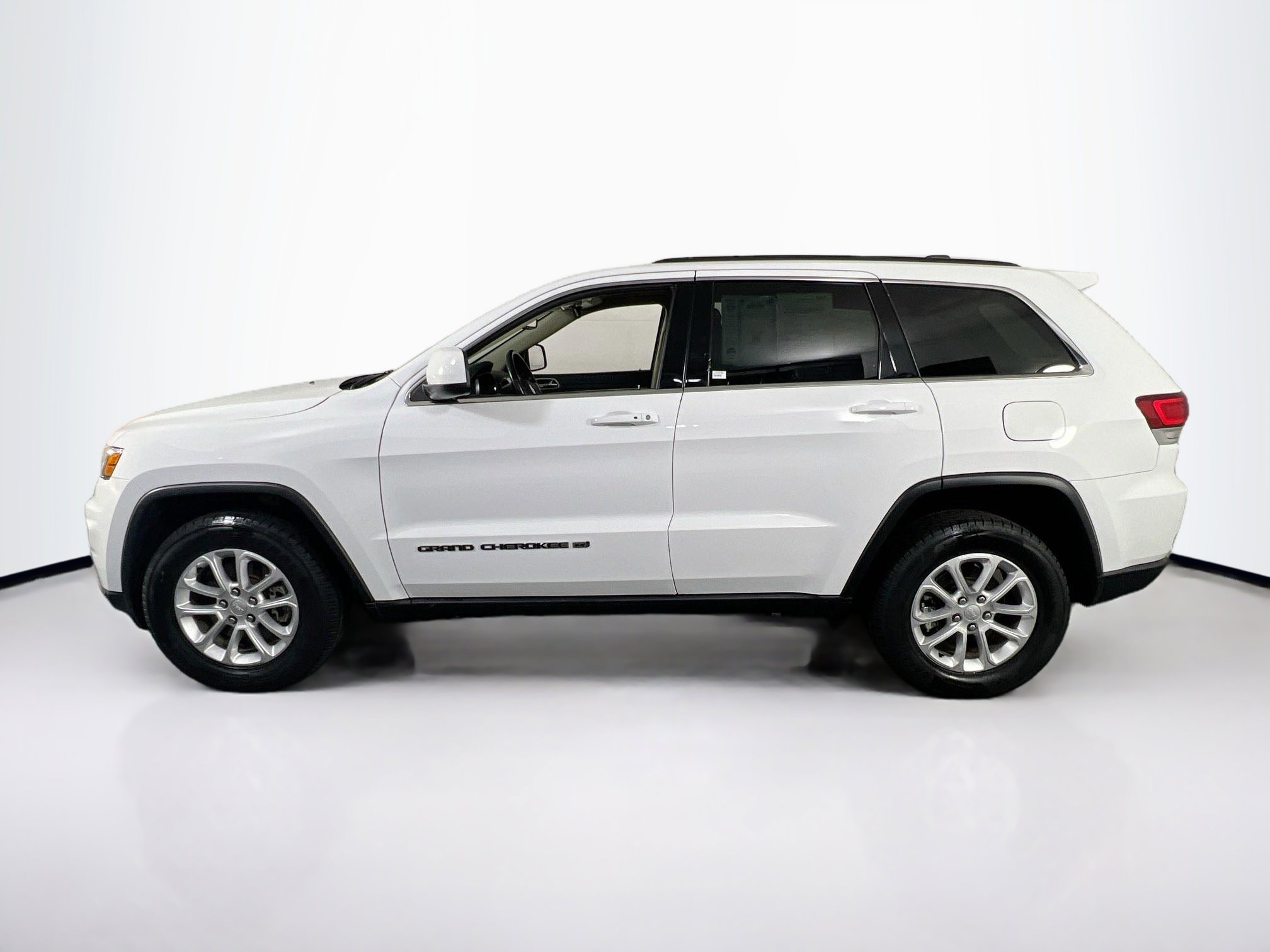 Used 2022 Jeep Grand Cherokee Laredo E image 8