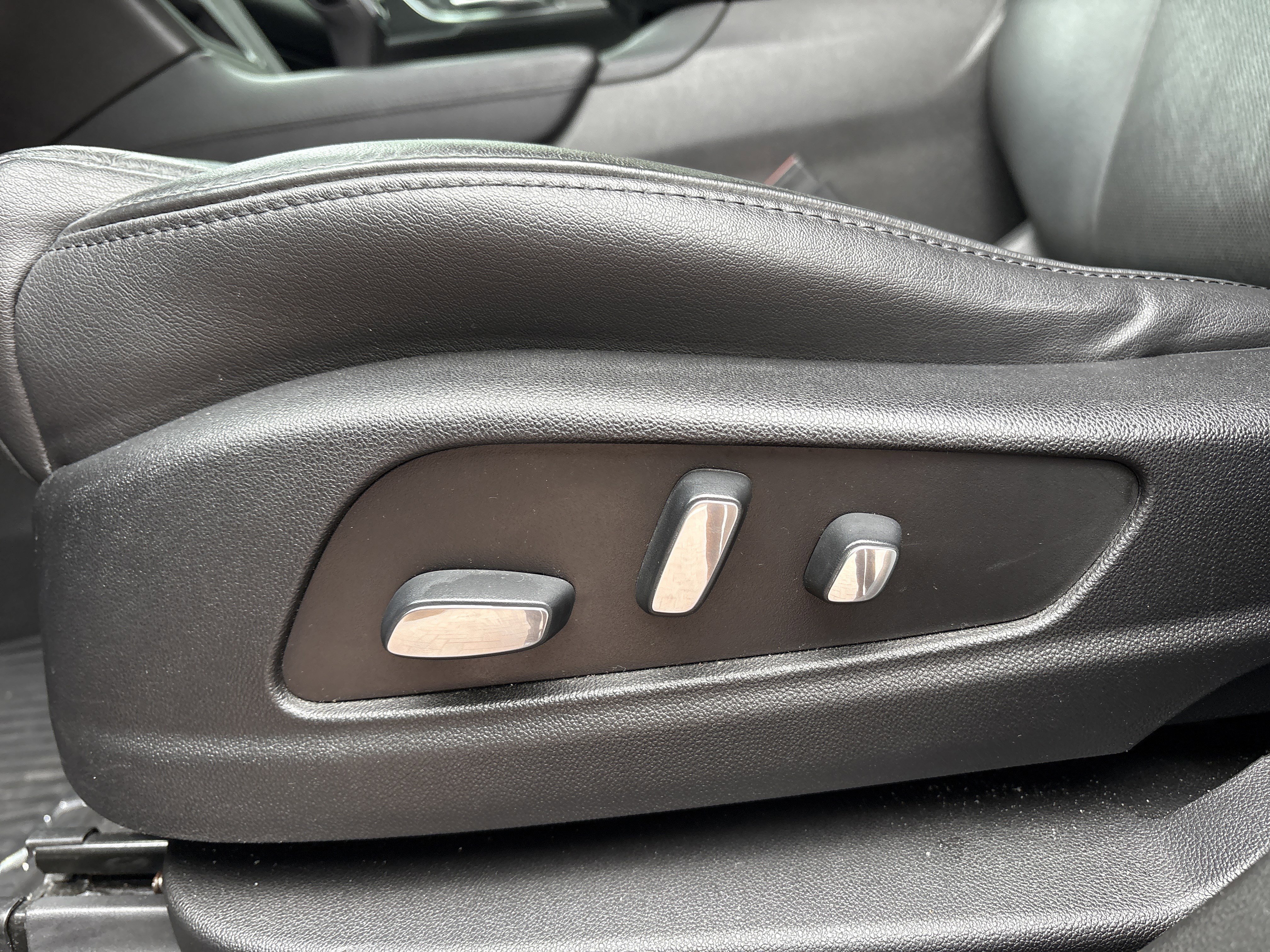 Used 2019 Cadillac XT5 Luxury image 39