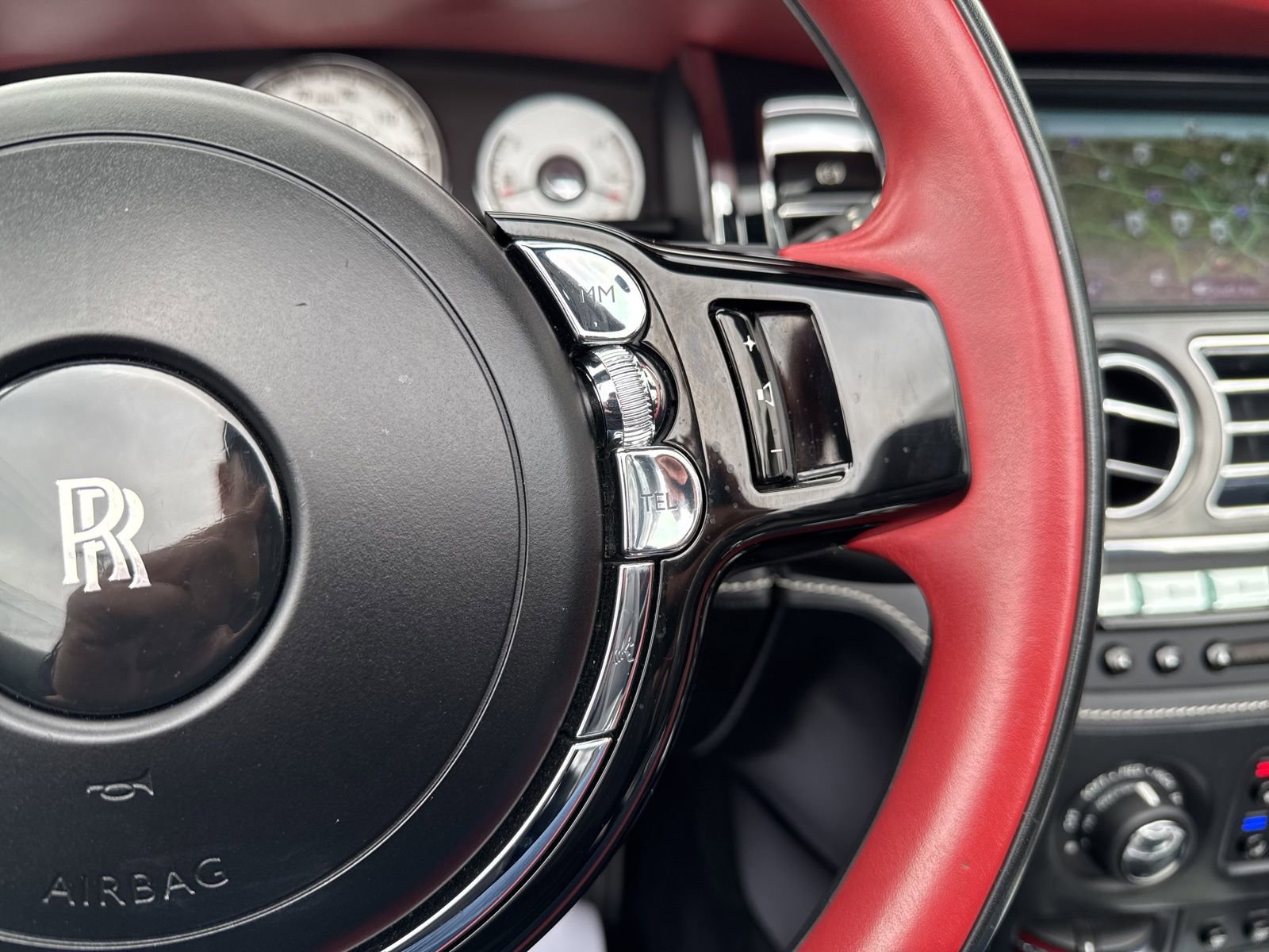 Used 2018 Rolls-Royce Dawn image 44