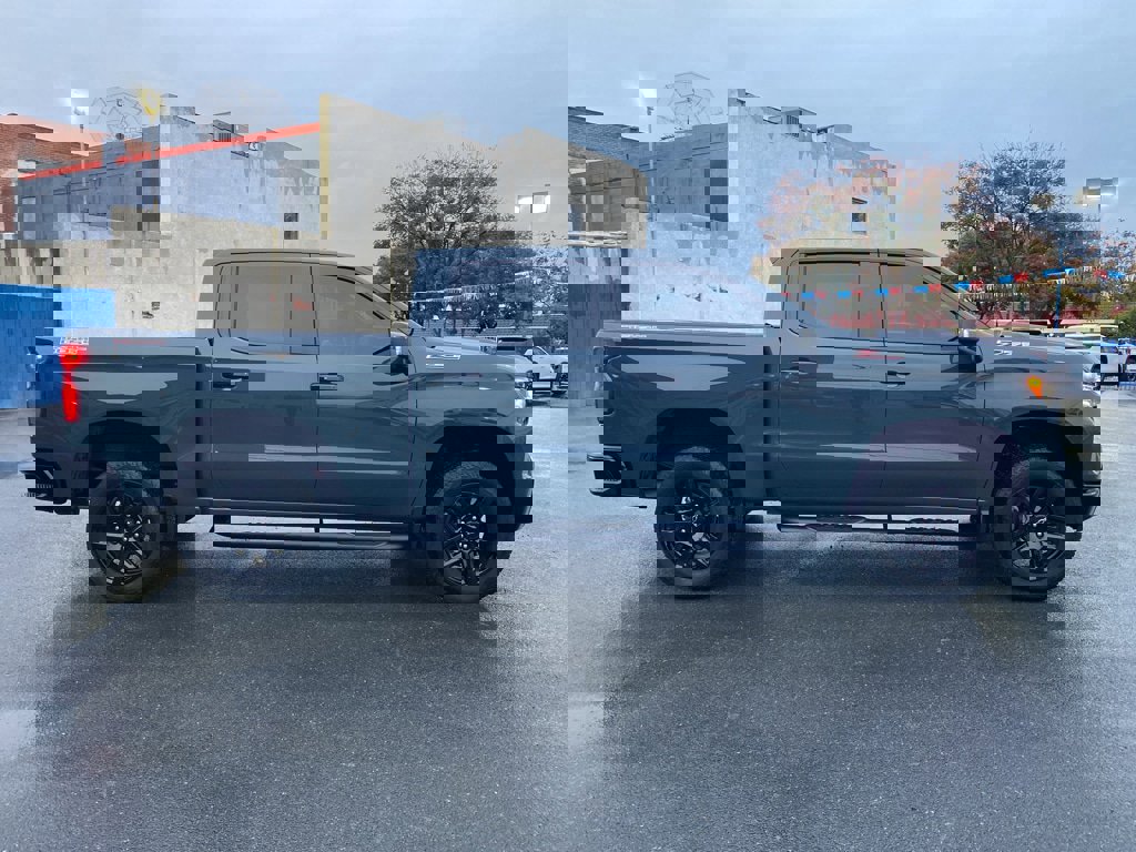 Used 2025 Chevrolet Silverado 1500 LT Trail Boss w/ Convenience Package II image 8