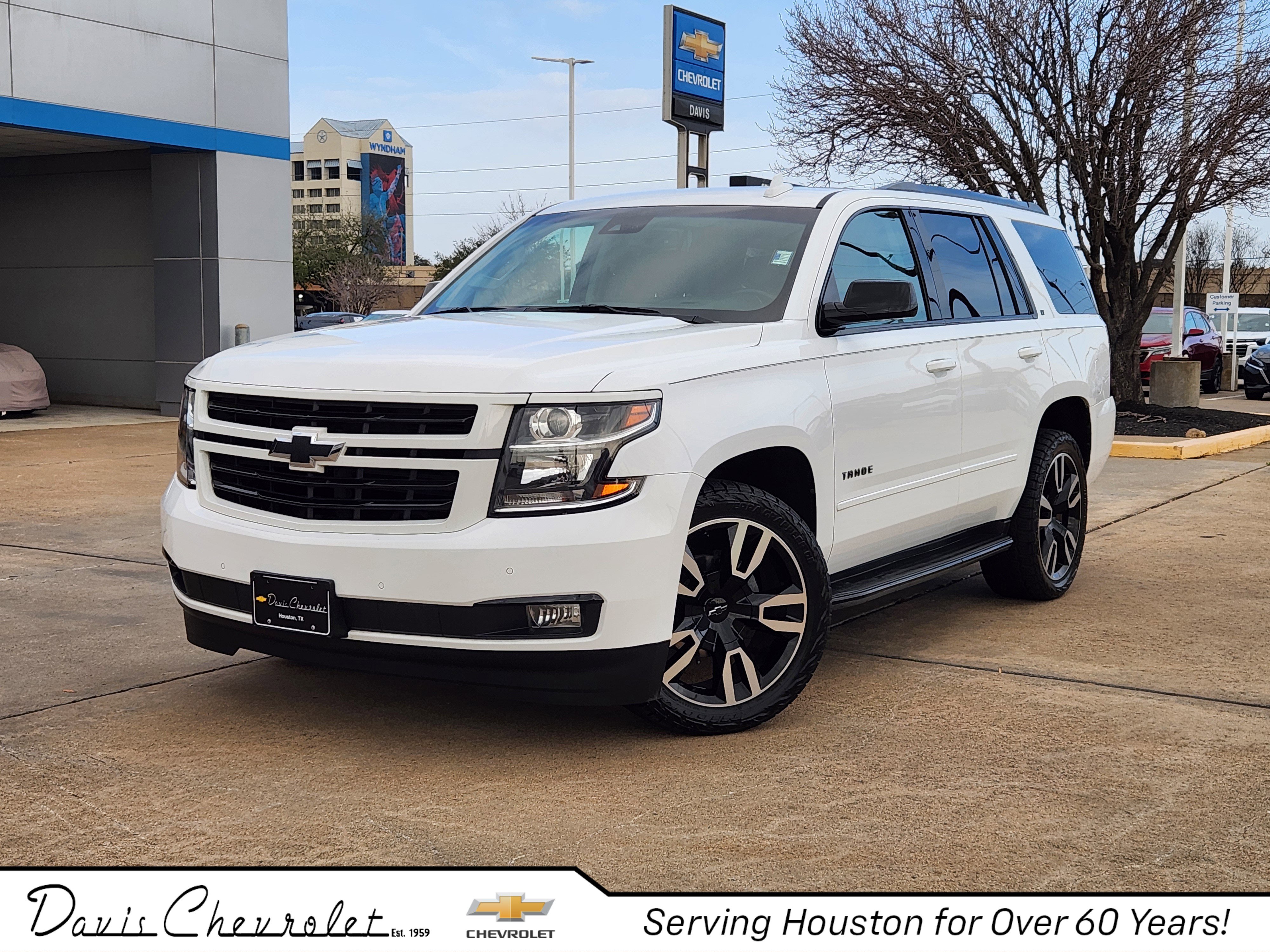 Used 2018 Chevrolet Tahoe LT image 1
