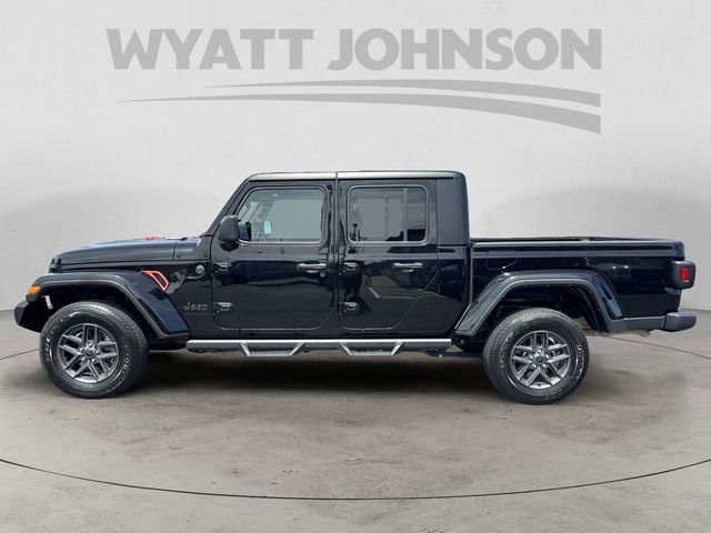 Used 2024 Jeep Gladiator Sport AWD/4WD image 2