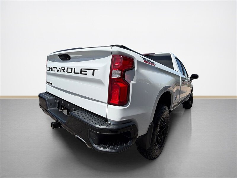 Used 2019 Chevrolet Silverado 1500 Custom Trail Boss w/ Custom Convenience Package AWD/4WD image 4