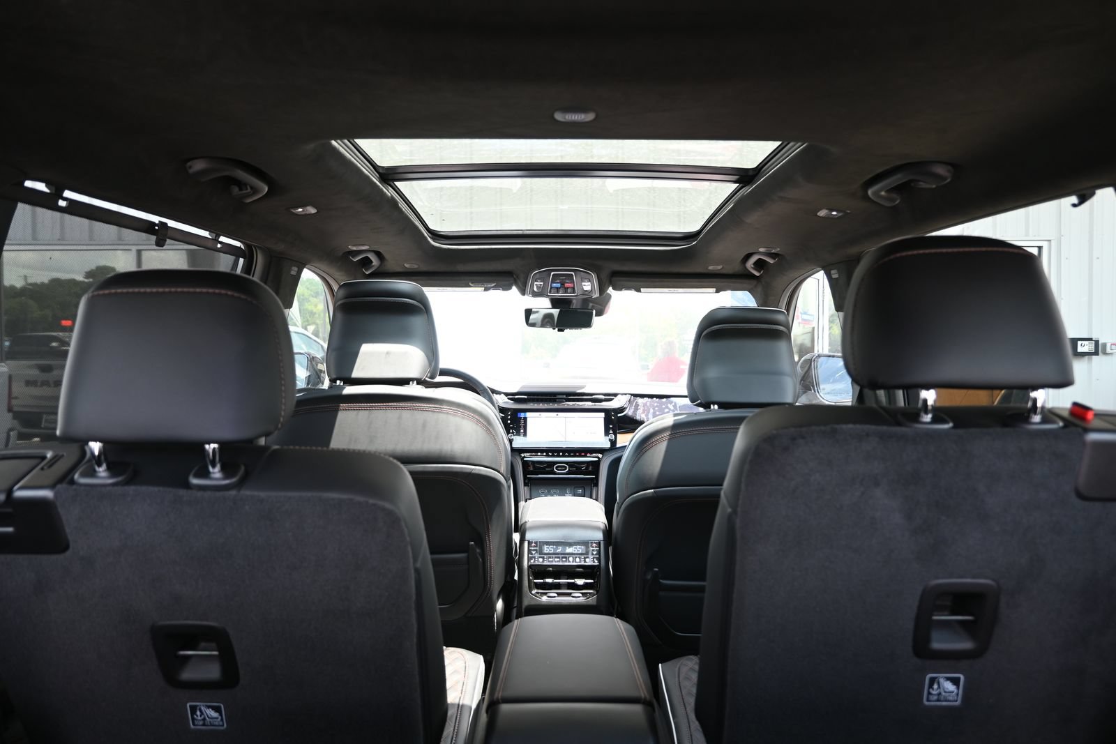 New 2026 Jeep Grand Cherokee L Summit AWD/4WD image 39