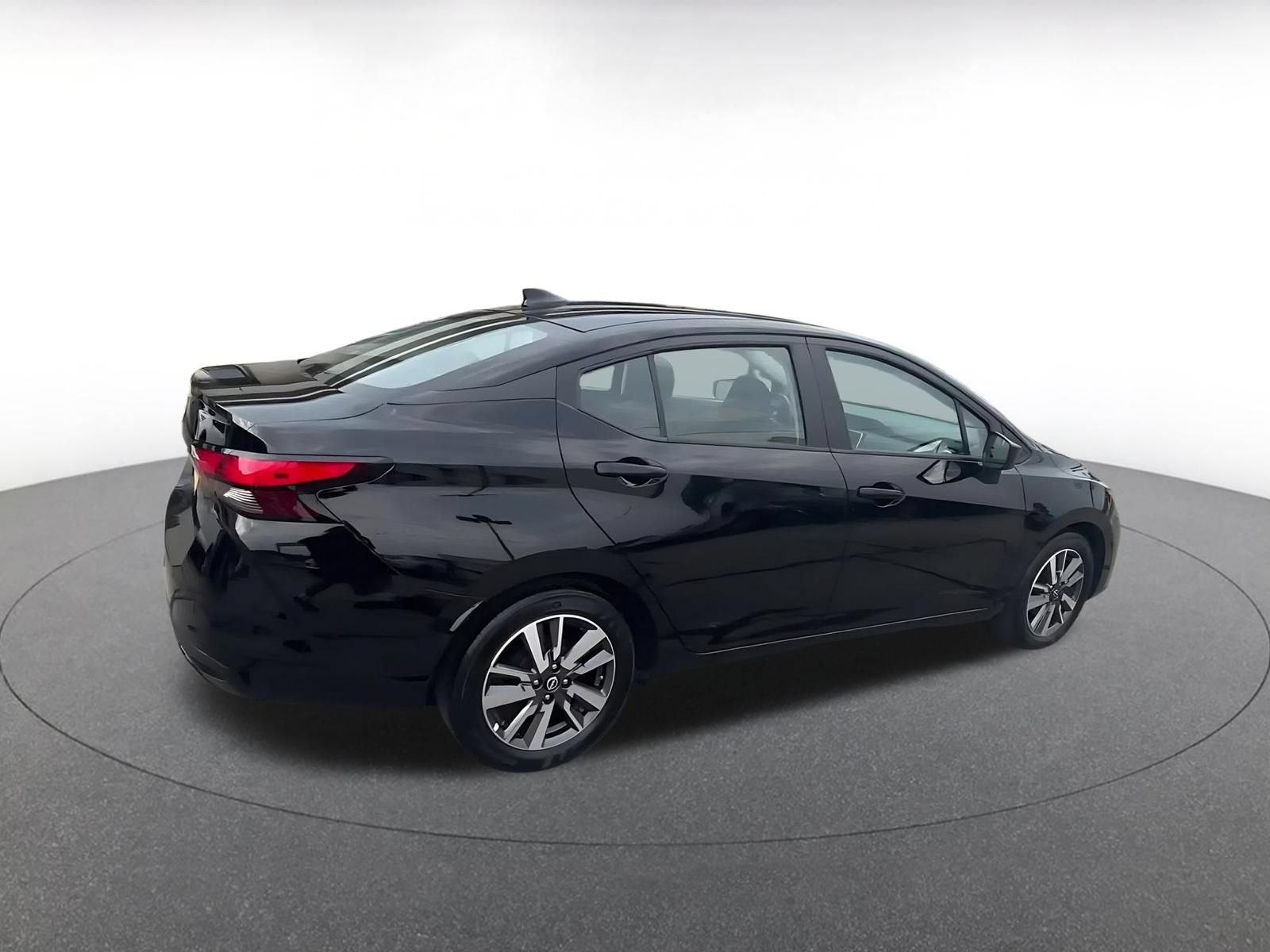 Used 2025 Nissan Versa SV FWD image 14