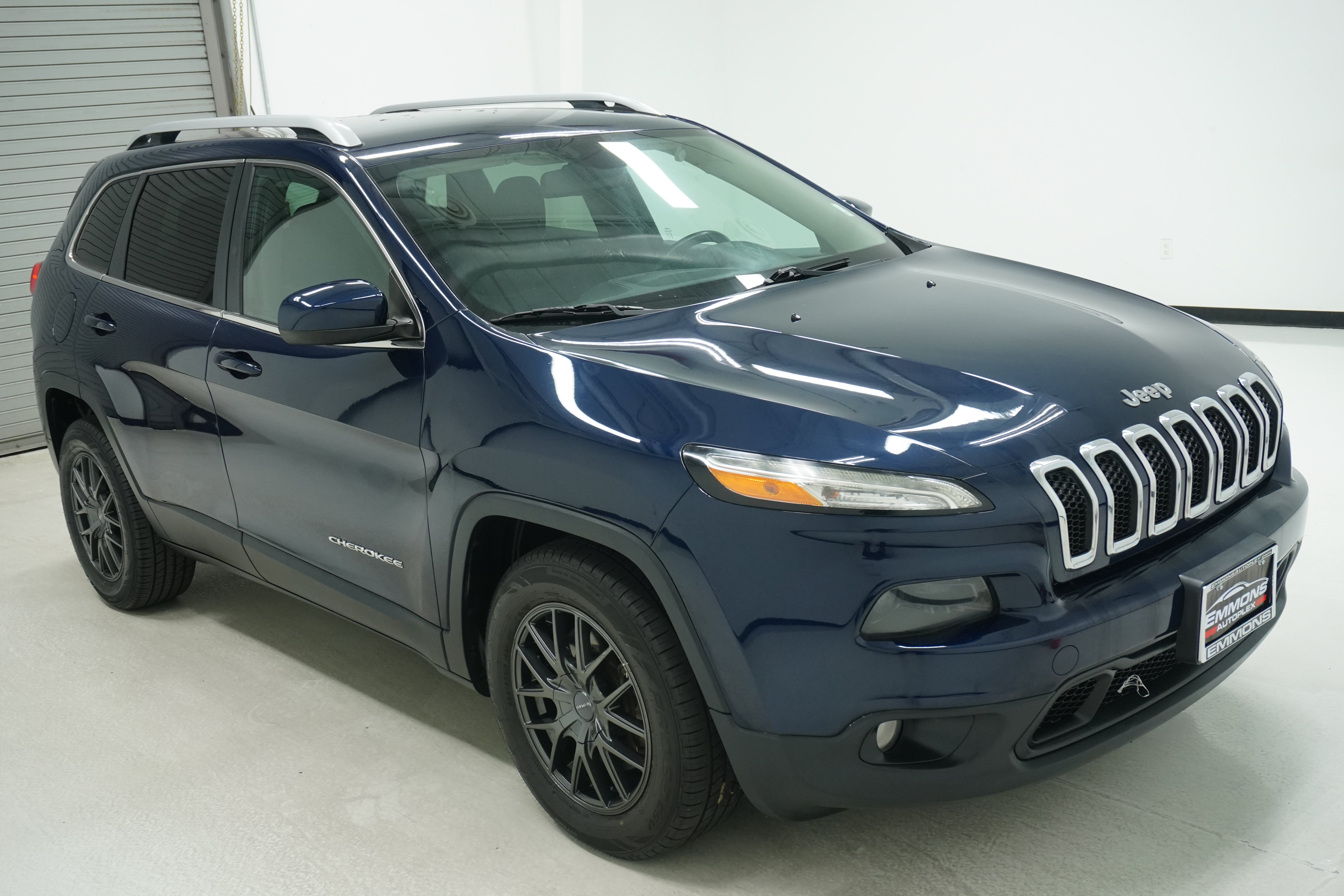 Used 2014 Jeep Cherokee Latitude FWD image 3