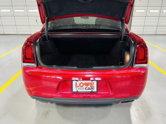 Used 2016 Chrysler 300 S image 10