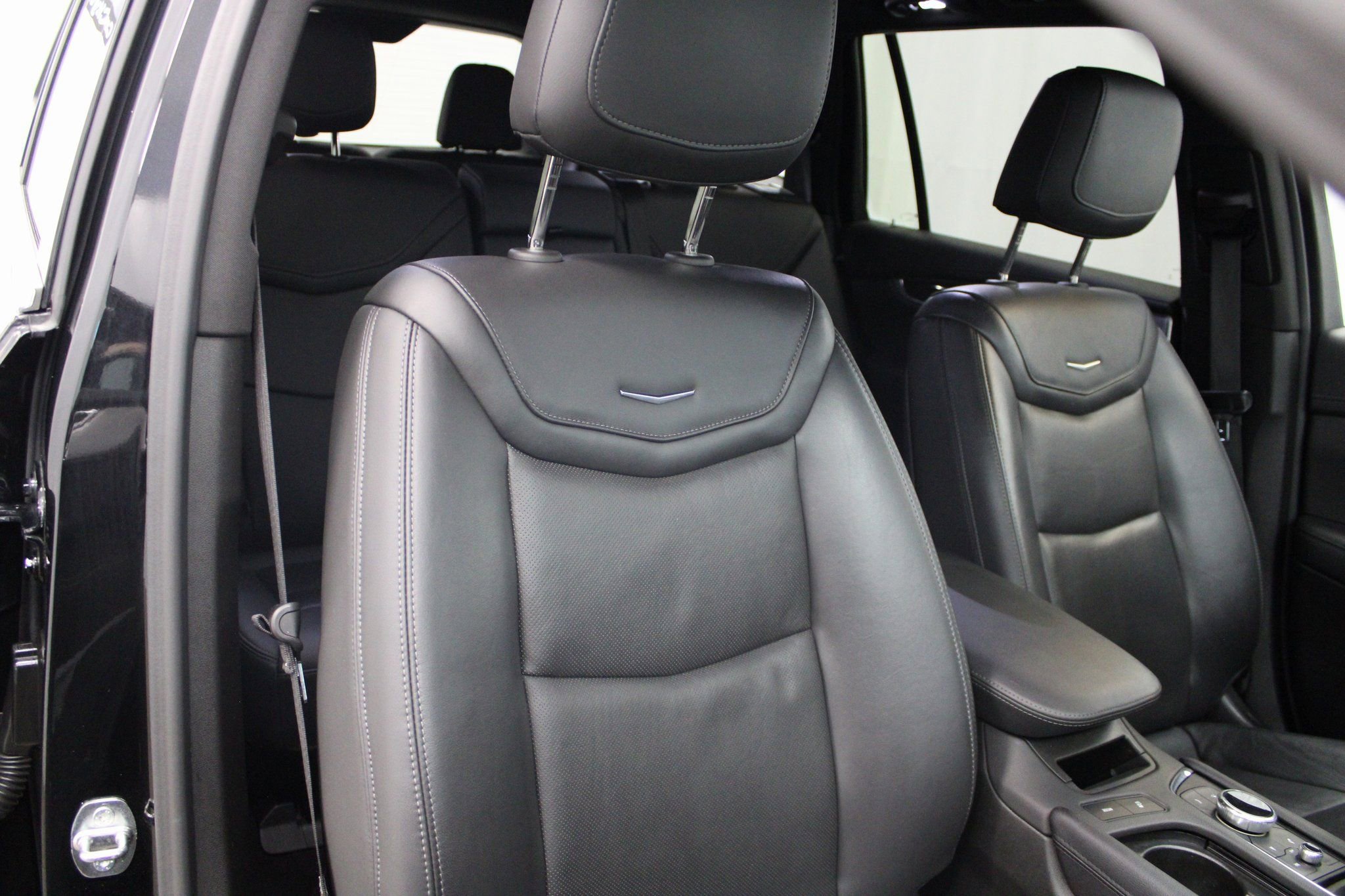 Used 2023 Cadillac XT6 Premium Luxury image 35