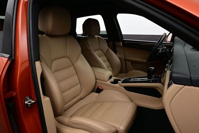 Certified 2023 Porsche Macan S AWD/4WD image 17