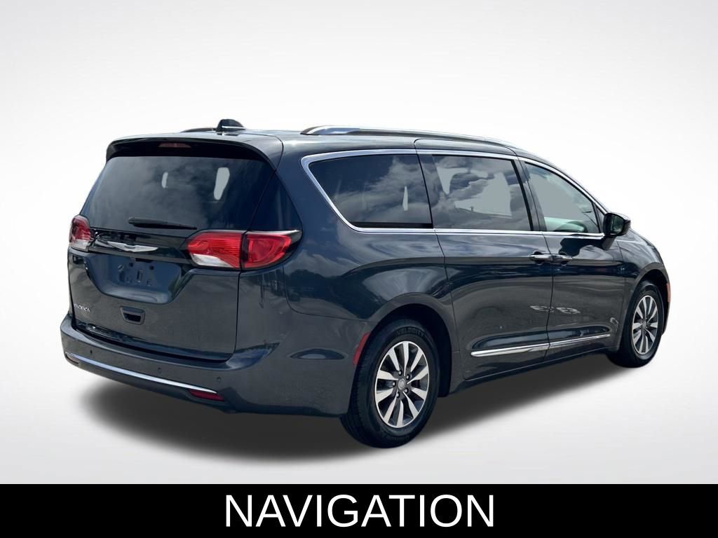 Used 2020 Chrysler Pacifica Touring-L Plus FWD image 5