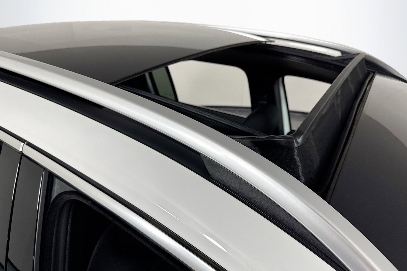 New 2026 Mercedes-Benz GLB 250 image 21