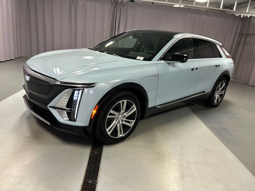 Used 2024 Cadillac Lyriq Tech AWD/4WD image 3