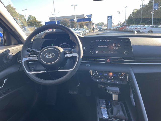Used 2023 Hyundai Elantra Blue FWD image 14