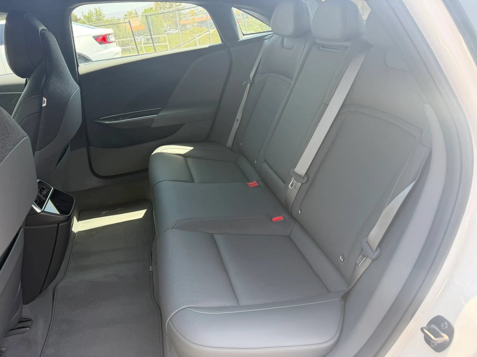 Used 2024 Lucid Air Touring AWD/4WD image 33