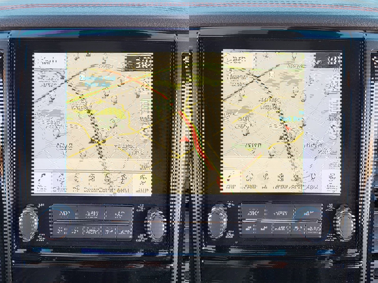 Used 2024 Nissan Titan PRO-4X w/ Pro-4x Convenience Package image 18