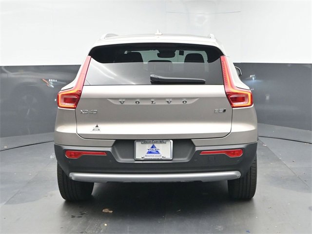 Used 2024 Volvo XC40 B5 Plus w/ Protection Package Premier image 7