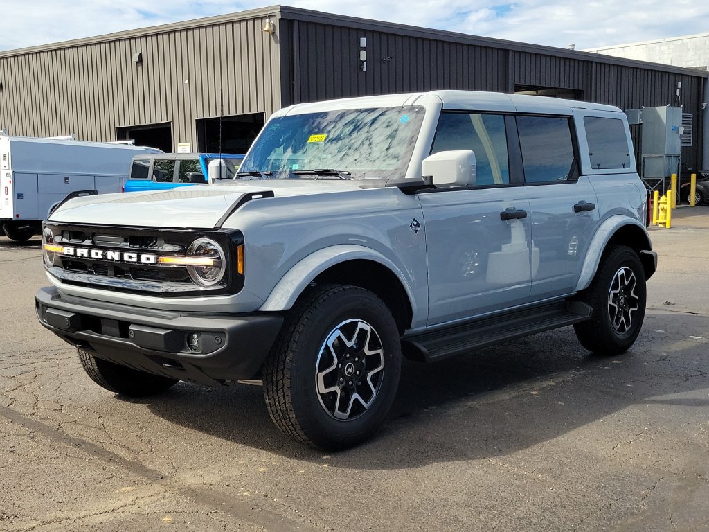 New 2026 Ford Bronco Outer Banks AWD/4WD image 8
