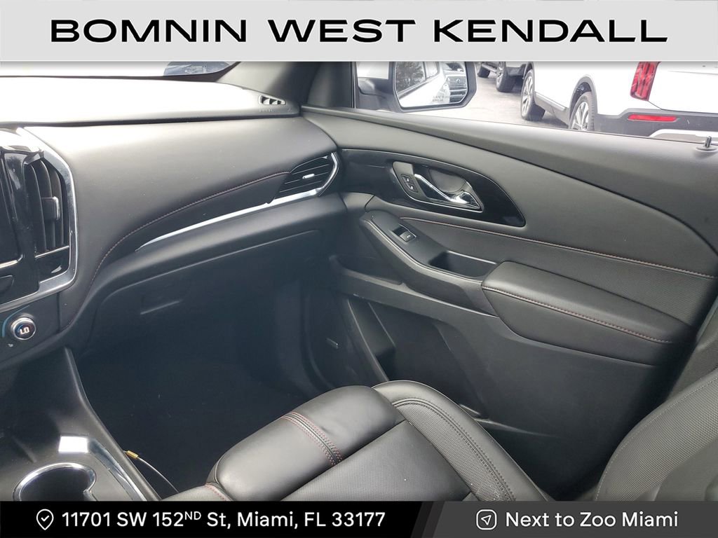 Used 2023 Chevrolet Traverse RS image 17