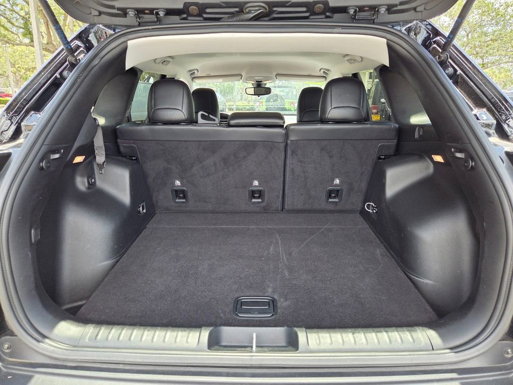 Used 2019 Jeep Cherokee Trailhawk w/ Cold Weather Group AWD/4WD image 9