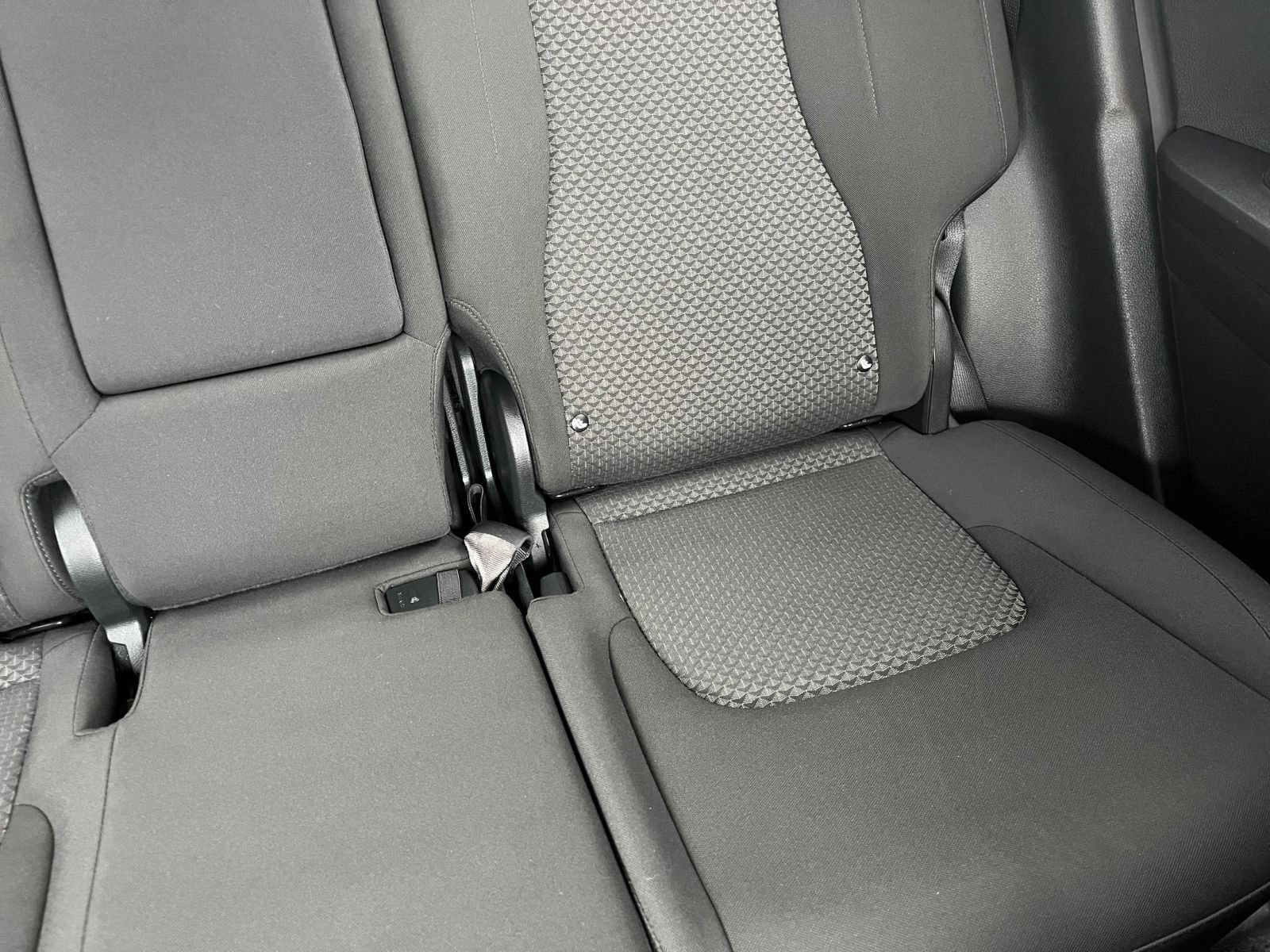 Used 2025 Kia Sportage LX FWD image 37