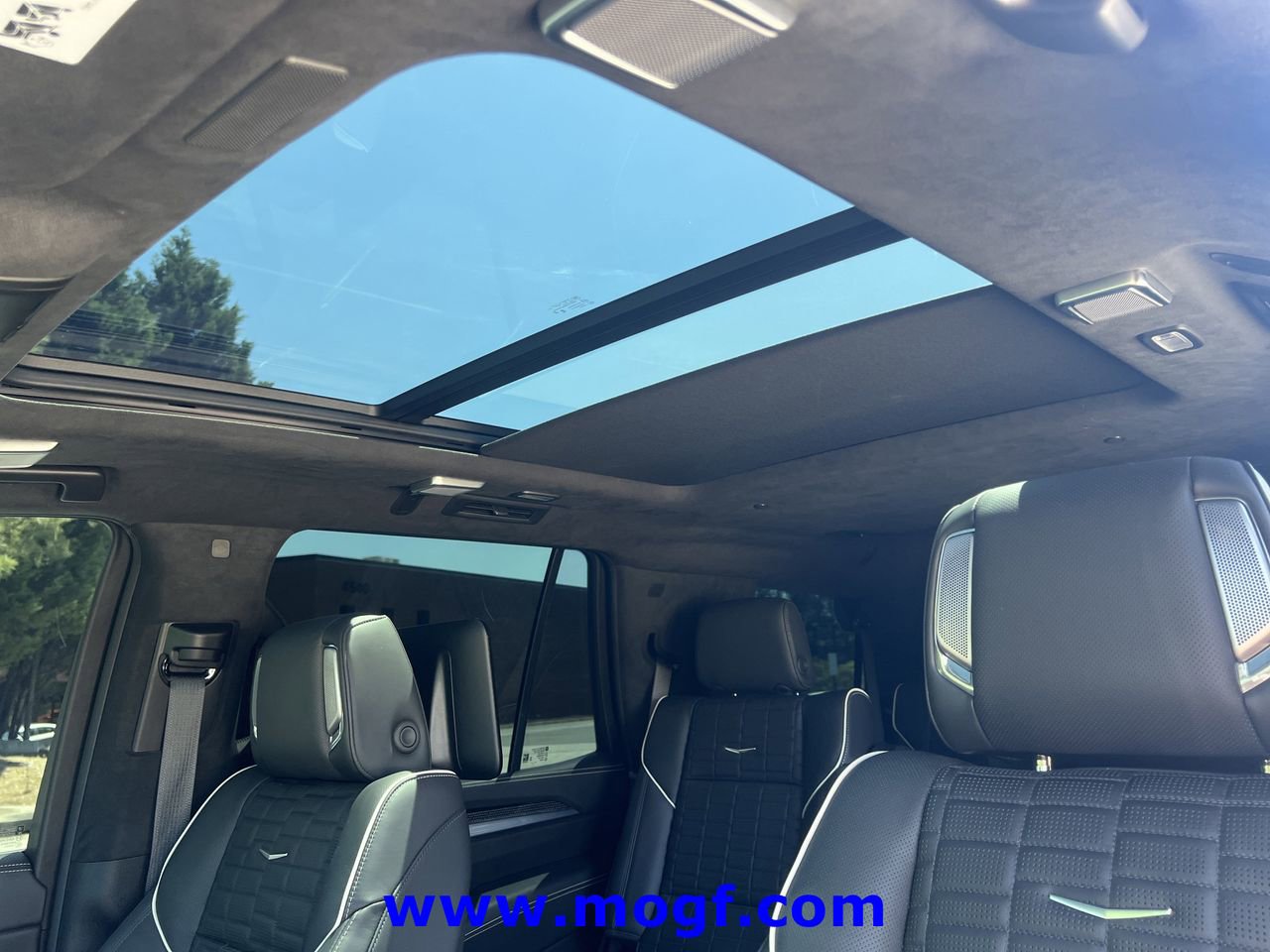 Used 2025 Cadillac Escalade V AWD/4WD image 15