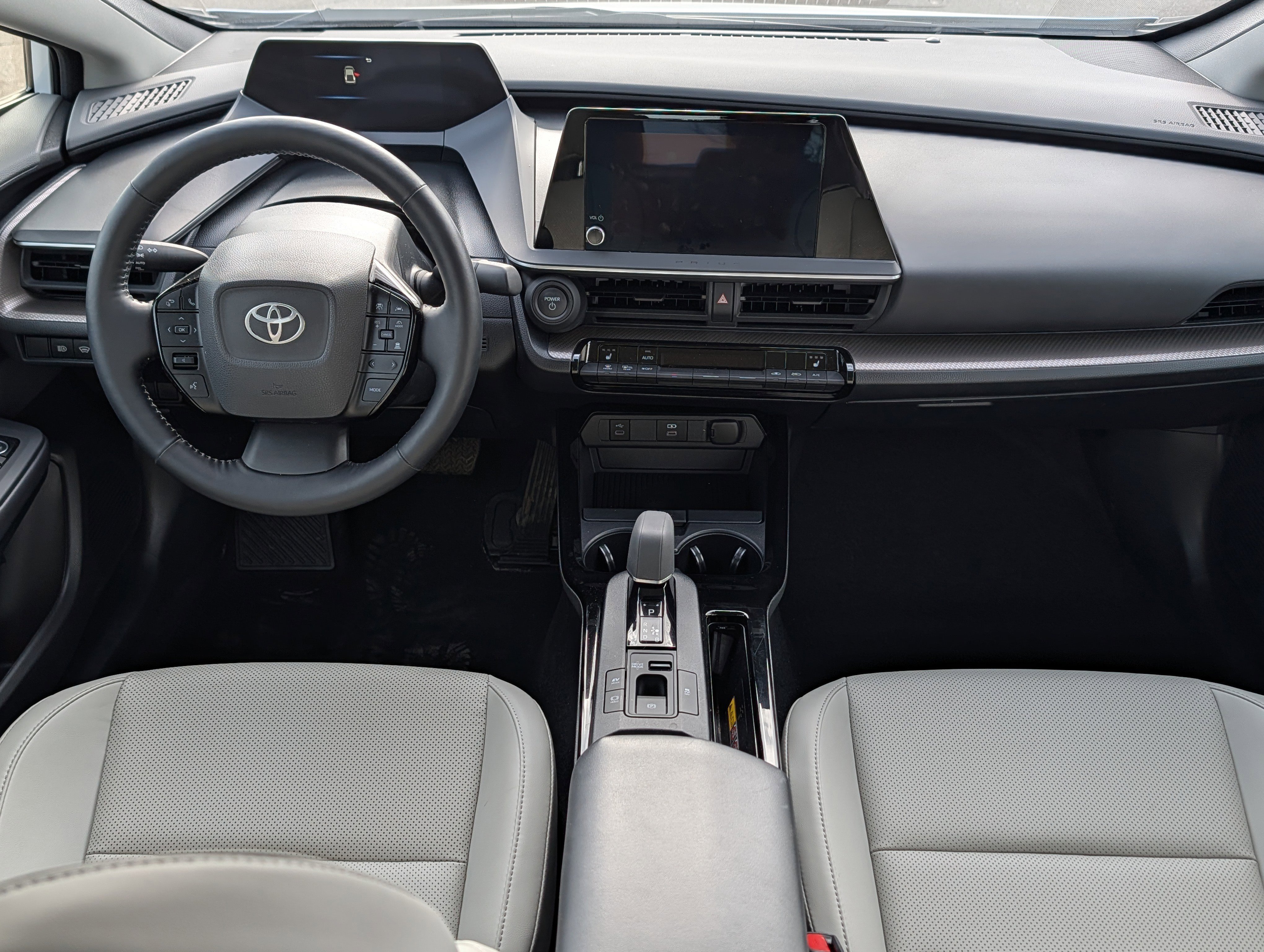 Used 2024 Toyota Prius XLE image 10