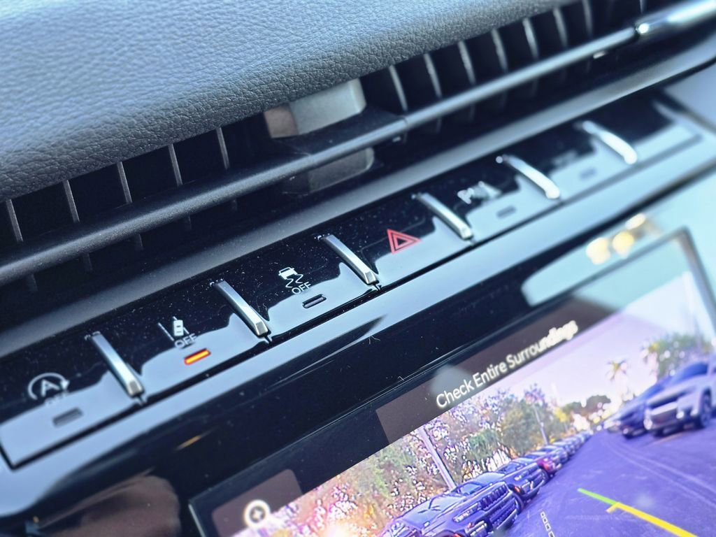 Used 2025 Jeep Grand Cherokee L Altitude image 31