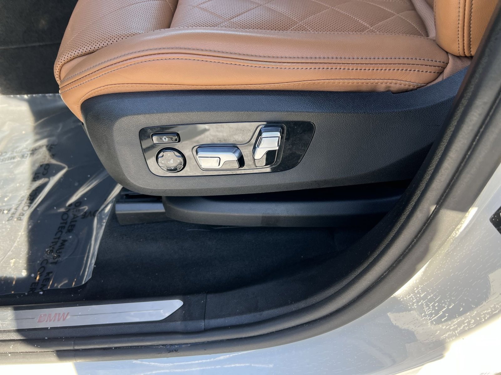 Used 2024 BMW X7 xDrive40i w/ Executive Package image 14