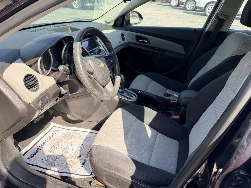 Used 2014 Chevrolet Cruze LS FWD image 8