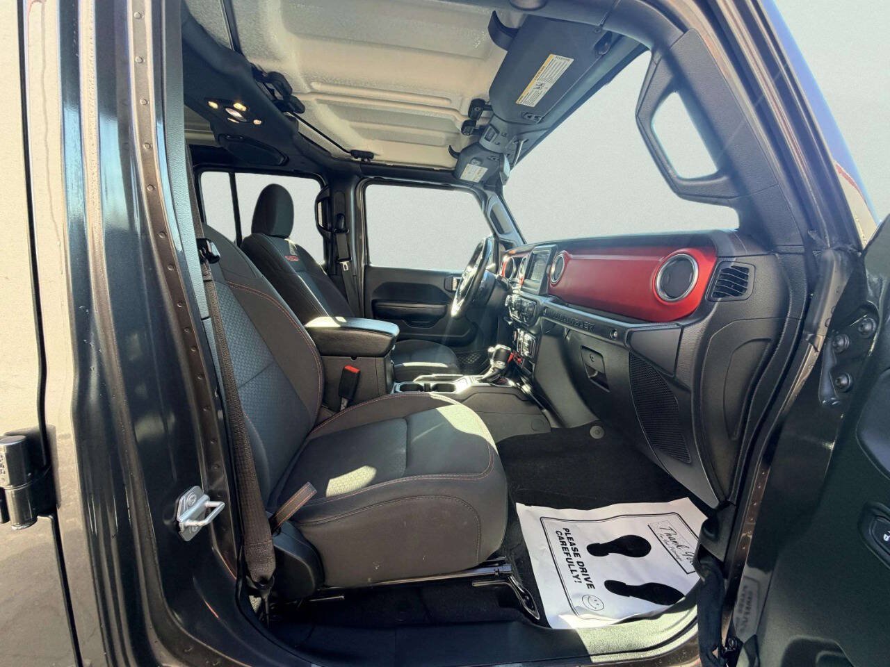 Used 2019 Jeep Wrangler Unlimited Rubicon w/ Cold Weather Group AWD/4WD image 25