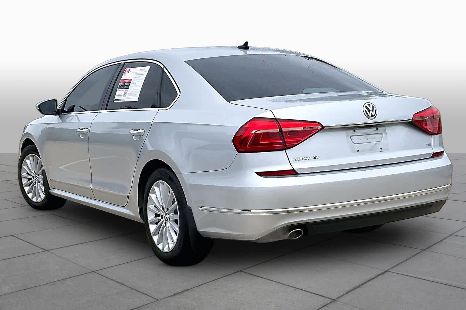 Used 2016 Volkswagen Passat 1.8T SE FWD image 12