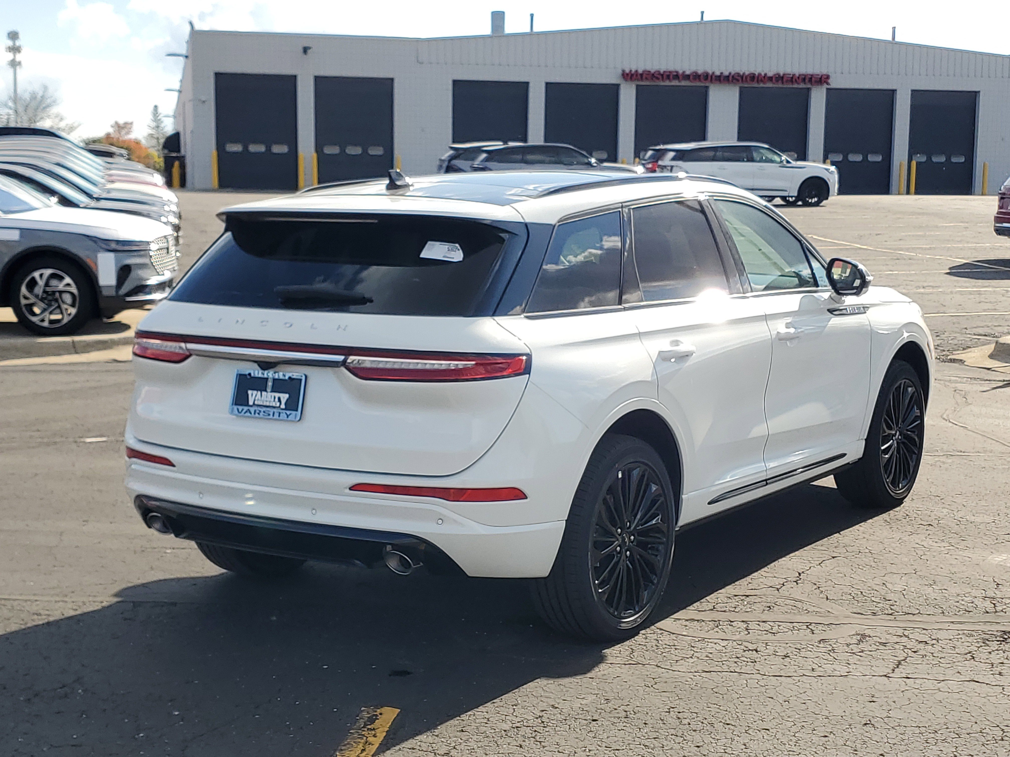 New 2026 Lincoln Corsair Reserve w/ Jet Appearance Package image 4