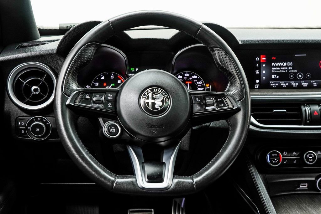 Used 2022 Alfa Romeo Stelvio Ti image 18