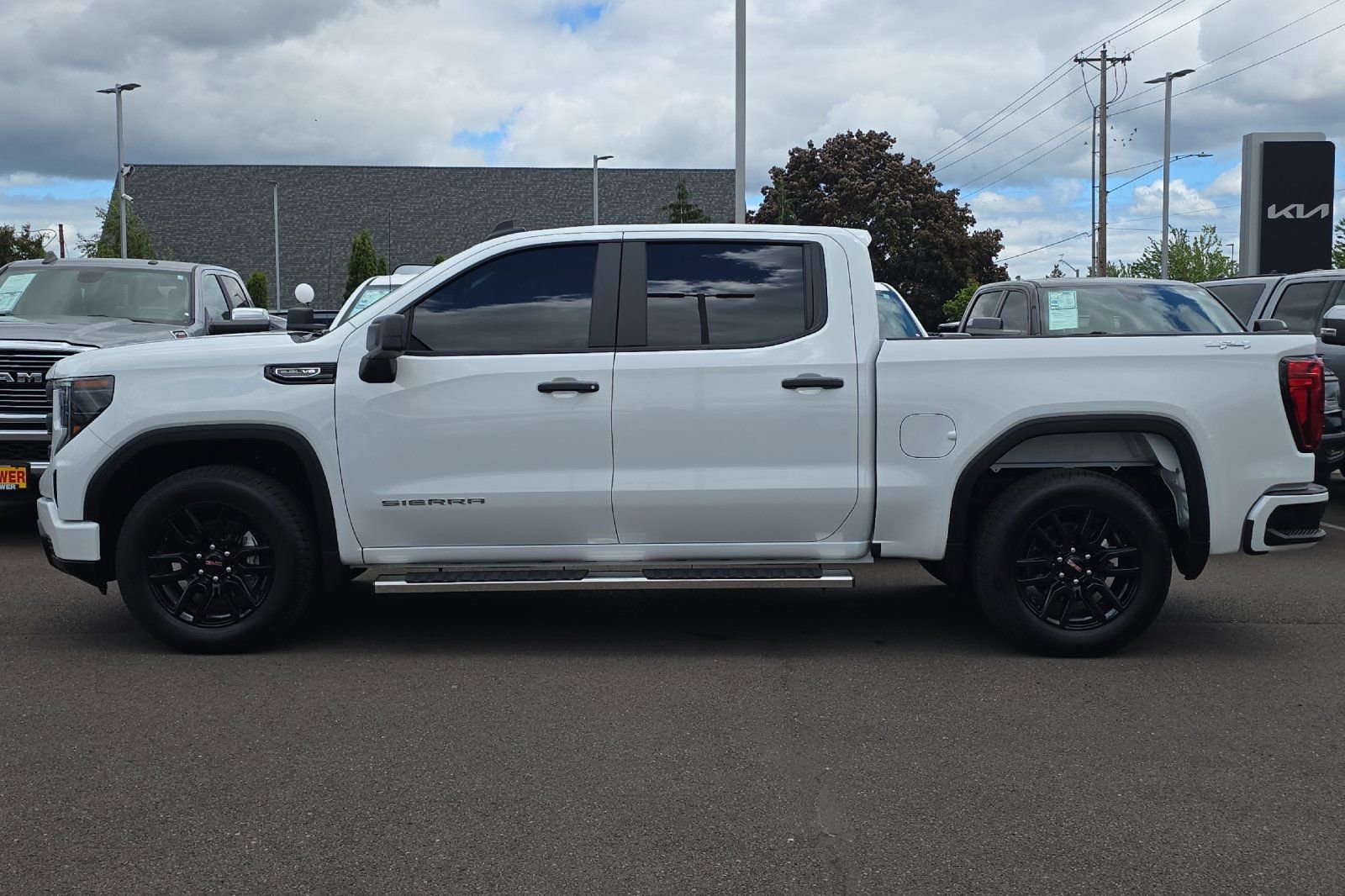 Used 2025 GMC Sierra 1500 Pro w/ Graphite Edition AWD/4WD image 7