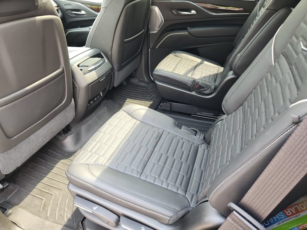 Used 2021 Cadillac Escalade Sport Platinum w/ LPO, ONYX Package AWD/4WD image 33