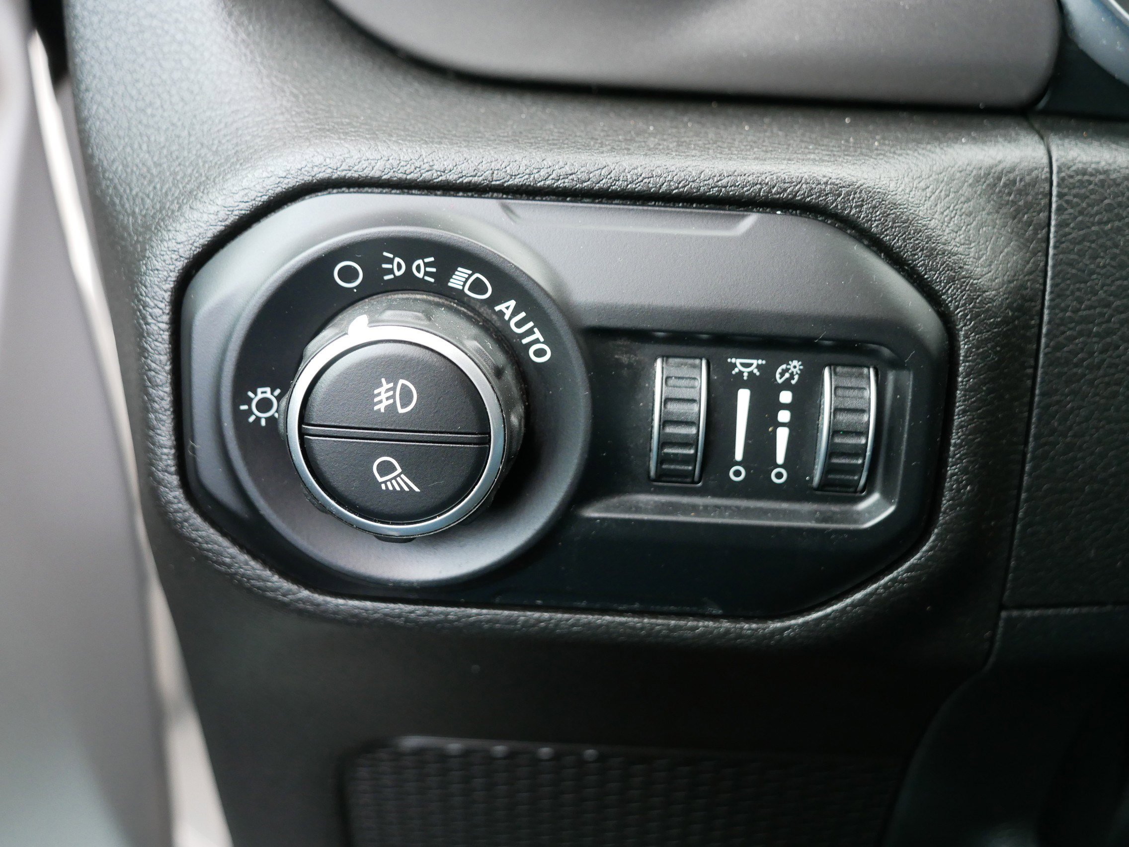 Used 2020 Jeep Gladiator Sport w/ Quick Order Package 24S image 26