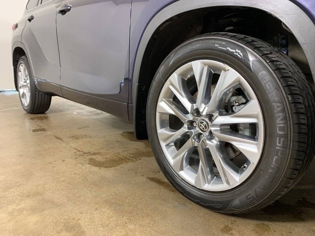Used 2023 Toyota Highlander Limited AWD/4WD image 6