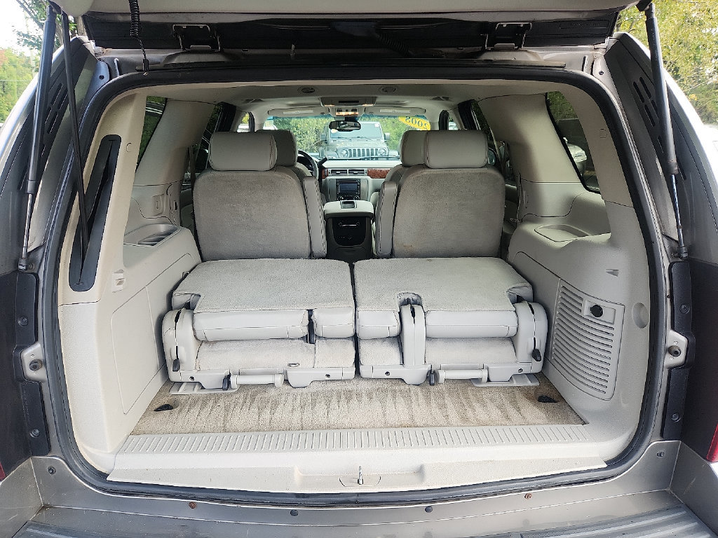 Used 2008 Chevrolet Tahoe LTZ w/ LTZ Preferred Equipment Group AWD/4WD image 27