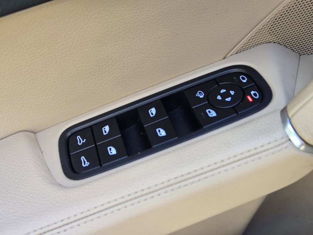 Used 2022 Porsche Cayenne image 28