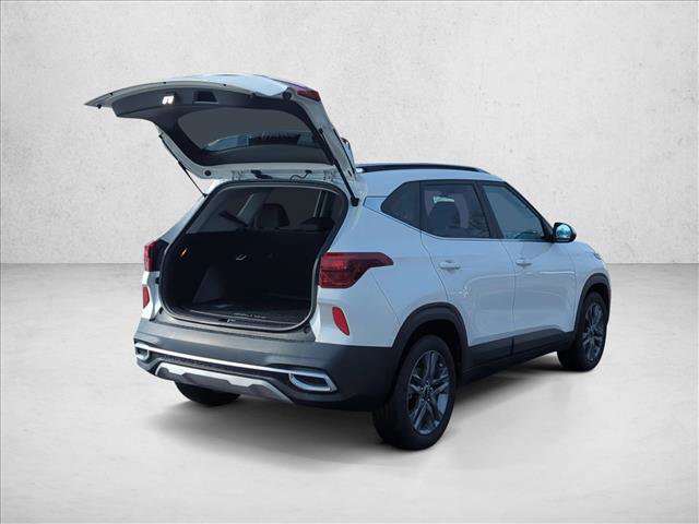 Used 2023 Kia Seltos S w/ Navigation Package image 5